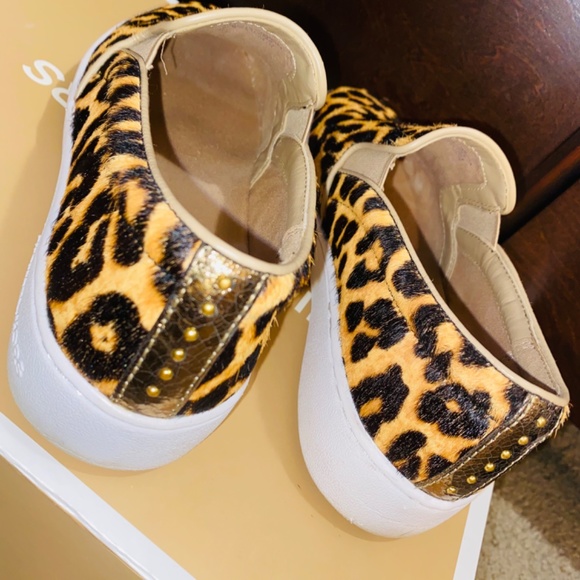 Michael Kors Slid Ons - Picture 2 of 4